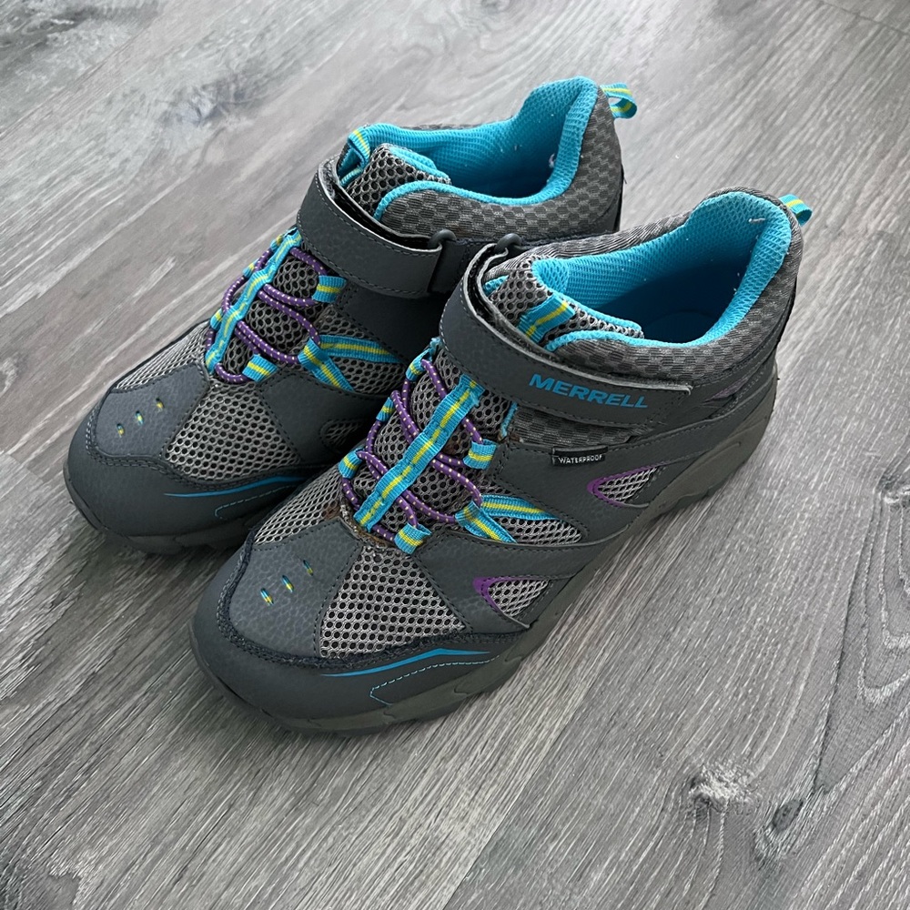 Merrill hiking shoes